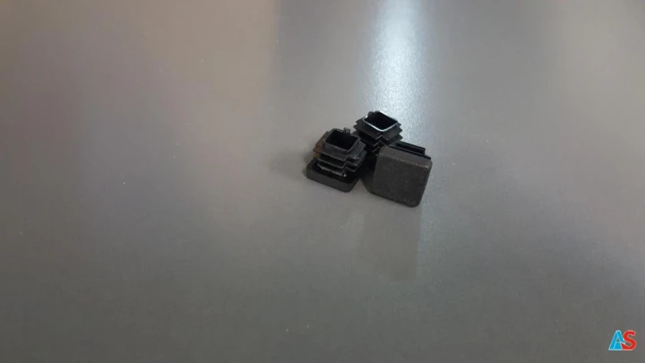 Zaślepka 20x20 Black LD-PE