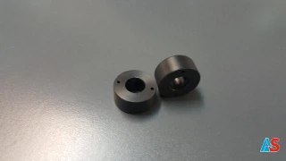 Czarny bloczek dociskający silikonowe klapy